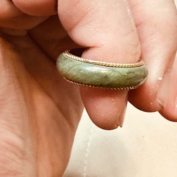 Green Jasper Band in Gold Tone Metal Setting Vintage - Picture 8 of 15